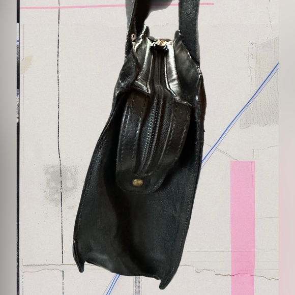 Brahmin Vintage Black Croc Embossed Leather Shoulder Bag - Picture 2 of 10